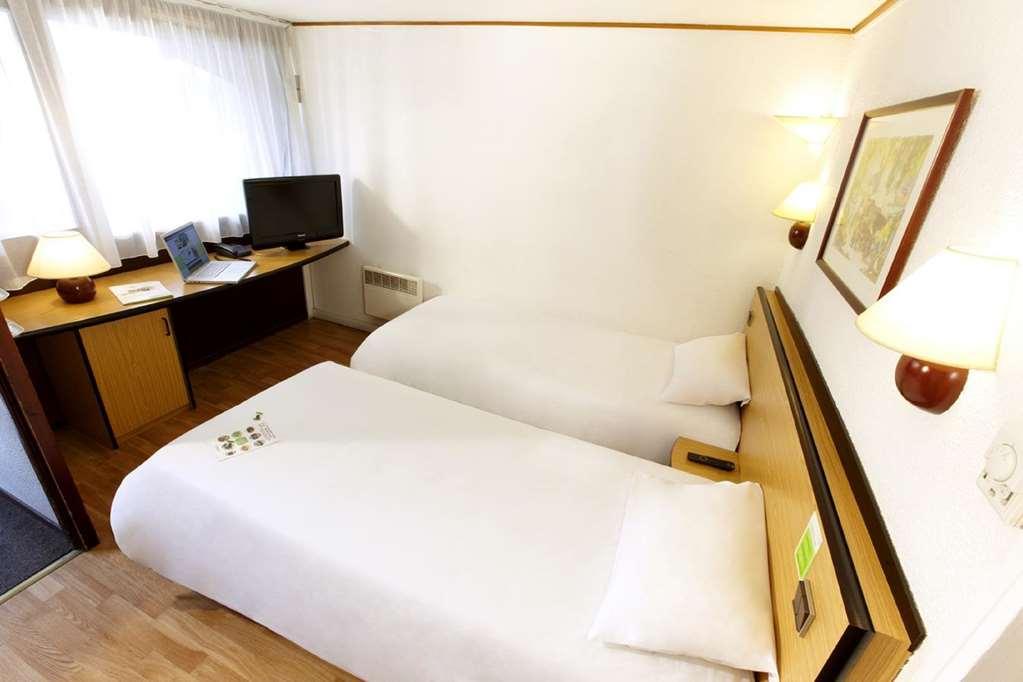 Hotel Campanile Clermont-Ferrand ~ Thiers Habitación foto