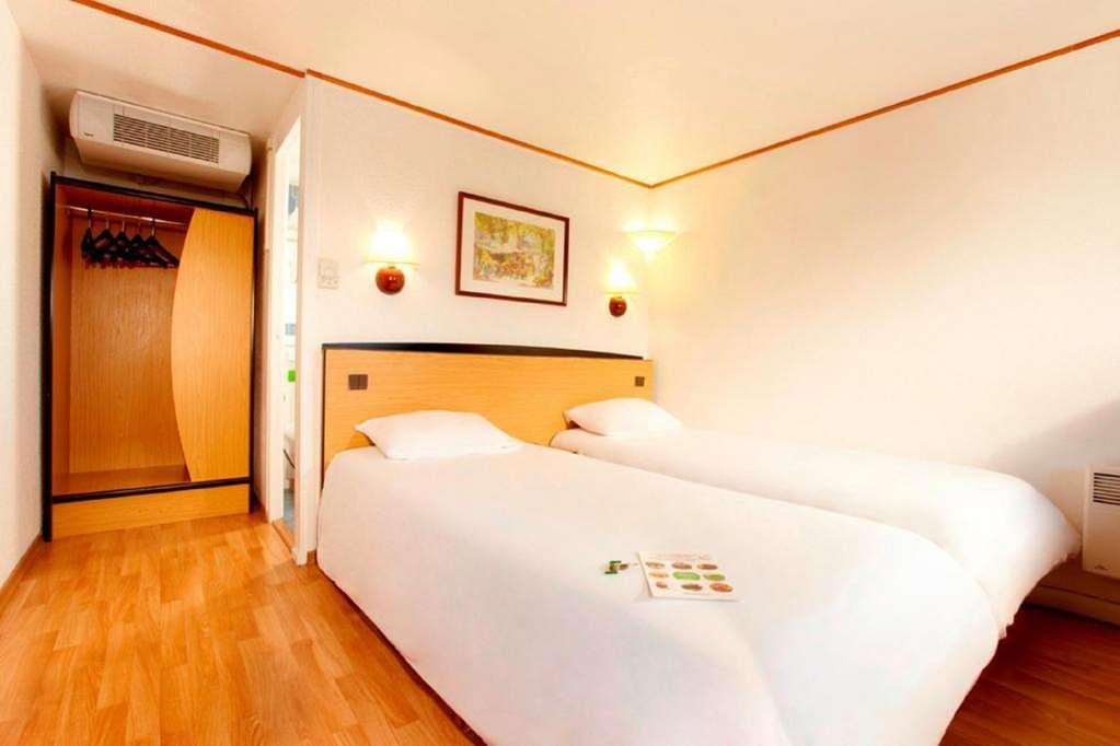 Hotel Campanile Clermont-Ferrand ~ Thiers Habitación foto
